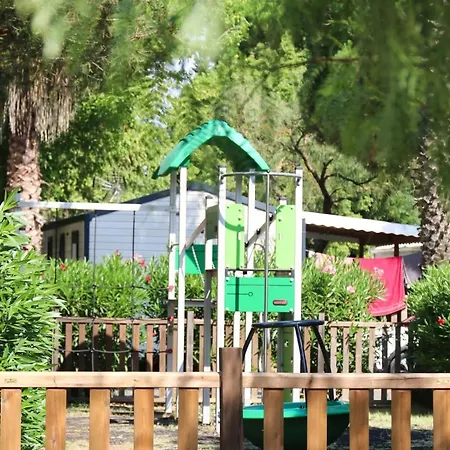 Hébergement de vacances St Cyprien Mobil 6 Personnes Linge Inclus *